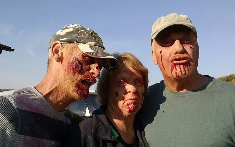 https://www.dundeemill.org/pictures/2014/16 Zombie trio.jpg